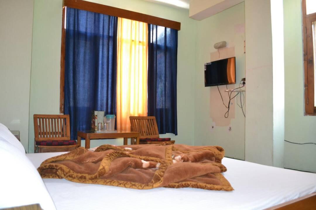 Hotel Seagull 마날리 외부 사진